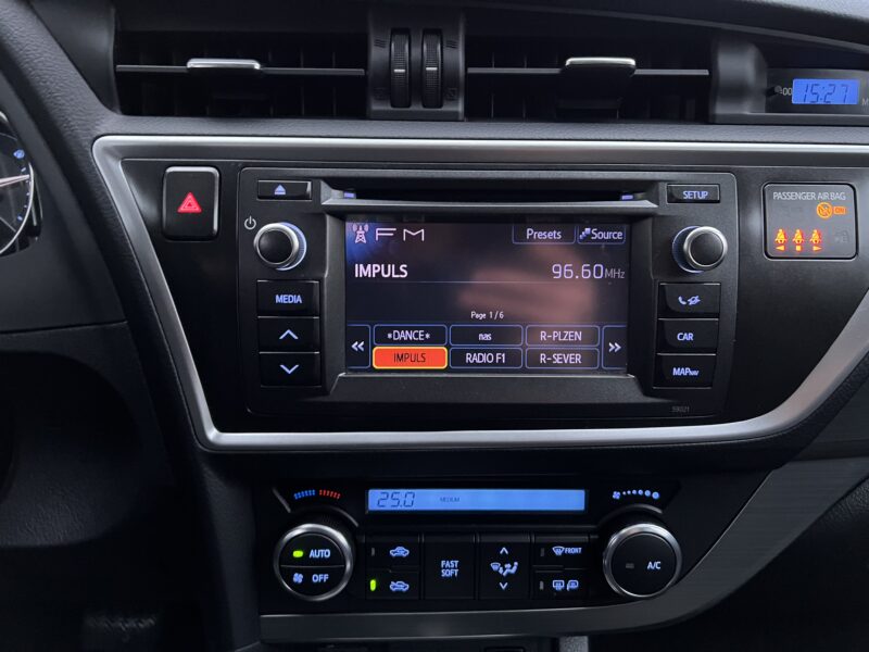 PRODÁNO - Toyota Auris 1.6 97kW Automat